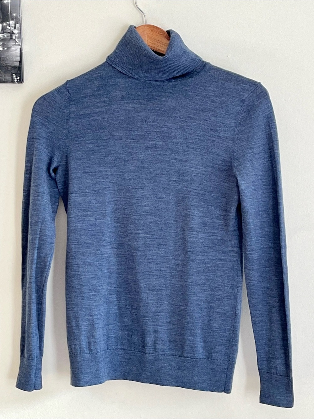 Lord & Taylor Slate Blue Extra Fine Merino wool Turtleneck Sweater- Small PTP 19